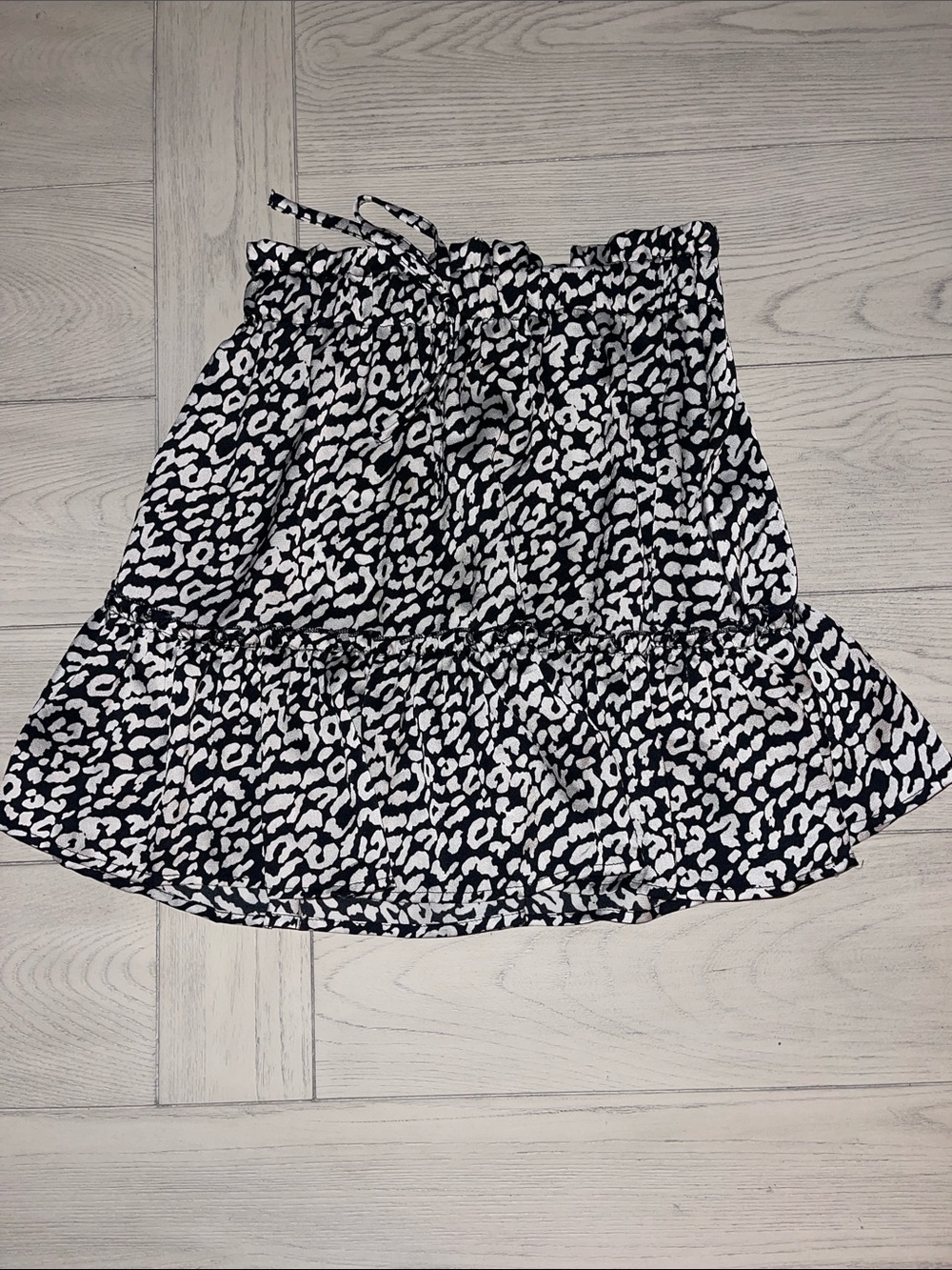 SHEIN Black and White Animal Print Ruffle Mini Skirt